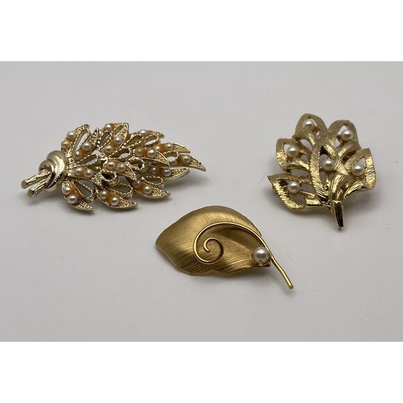 3 Vintage Gold Tone Faux Pearl Mixed Style Leaf Costume Brooches 1 12k GF - Picture 1 of 6